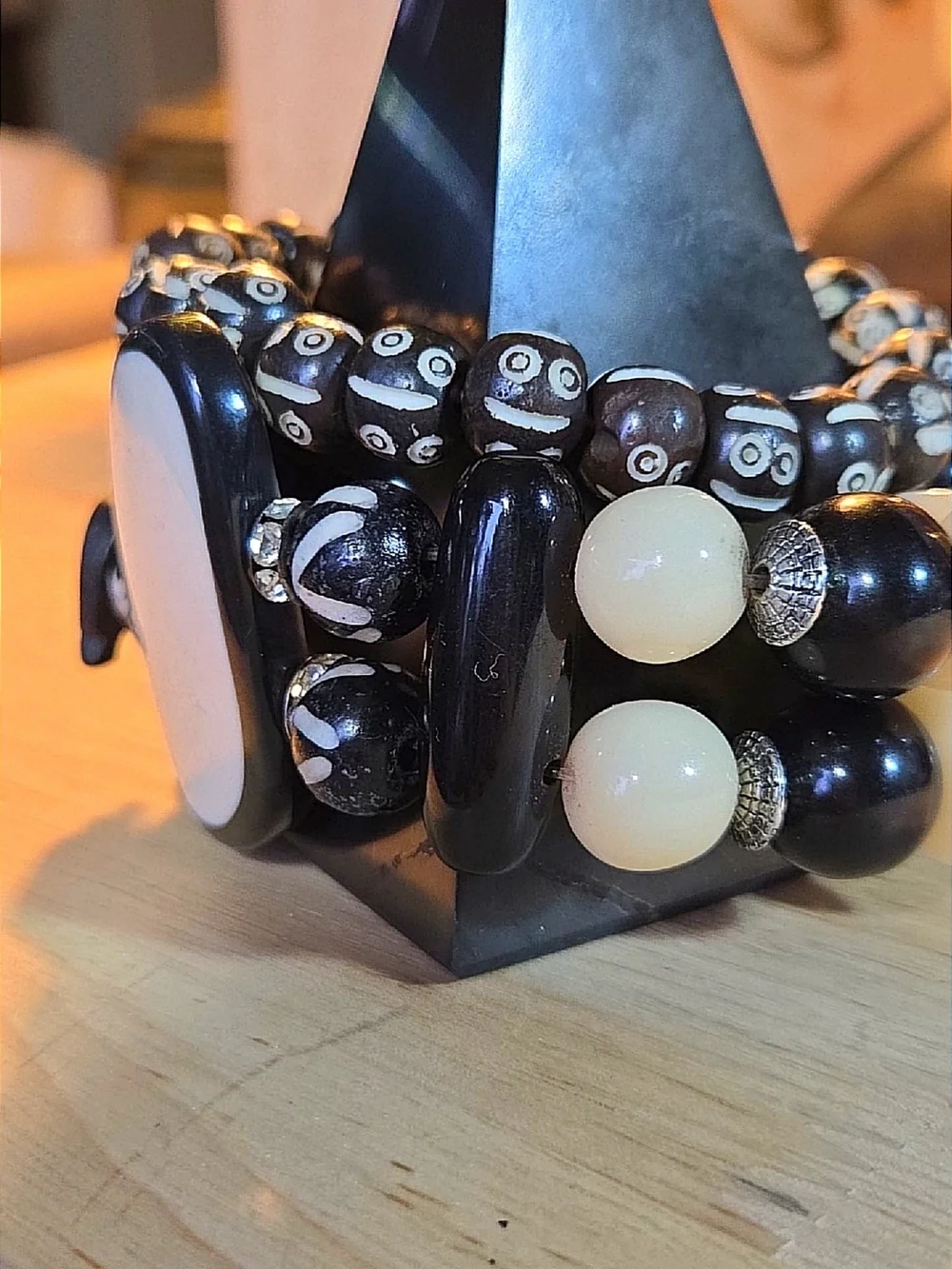 Black & White Beaded Bracelet Set - Chic Women's Jewelry